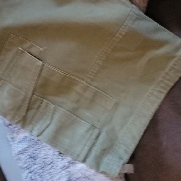 Shorts - Picture 2 of 7